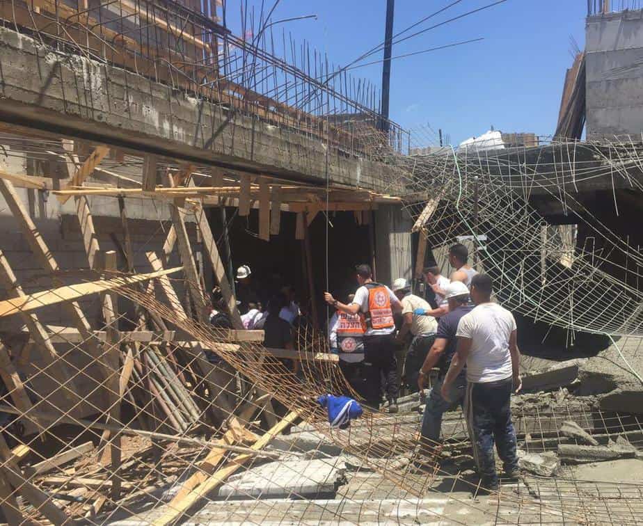 קריסת תקרה בגני תקווה