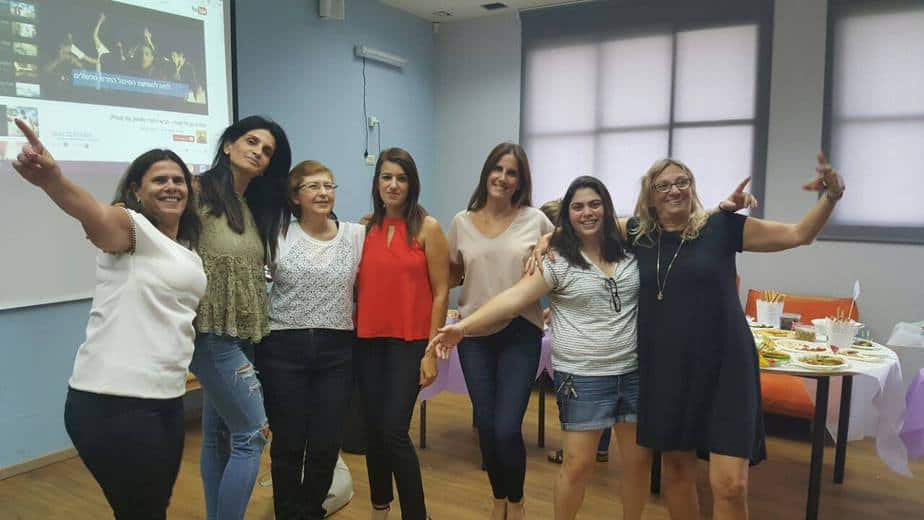 רותי שמואל, שניהלה את אגף החינוך בגני תקווה ב 6 השנים האחרונות סיימה אתמול (יום שני) את תפקידה.