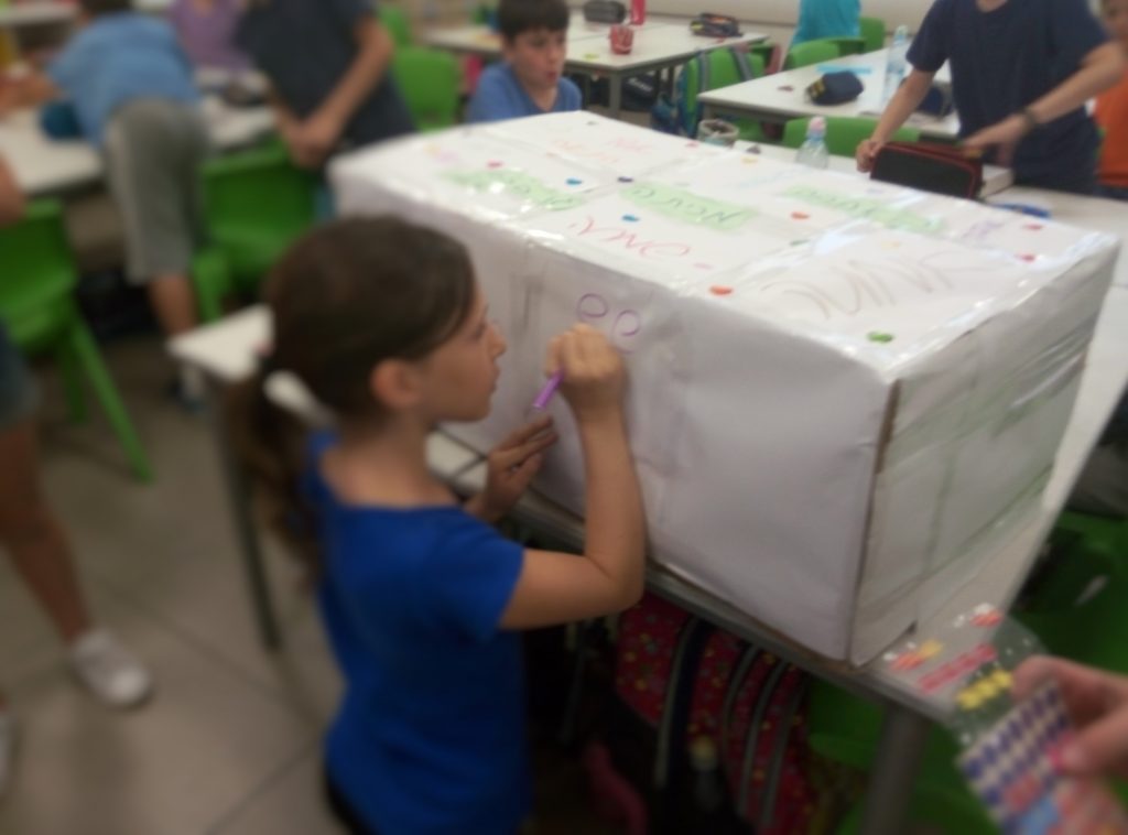 בבית הספר "אילות" בגני תקווה הפכו אגדה על נתינה בסתר למציאות ואספו תרומות עבור ילדים נזקקים