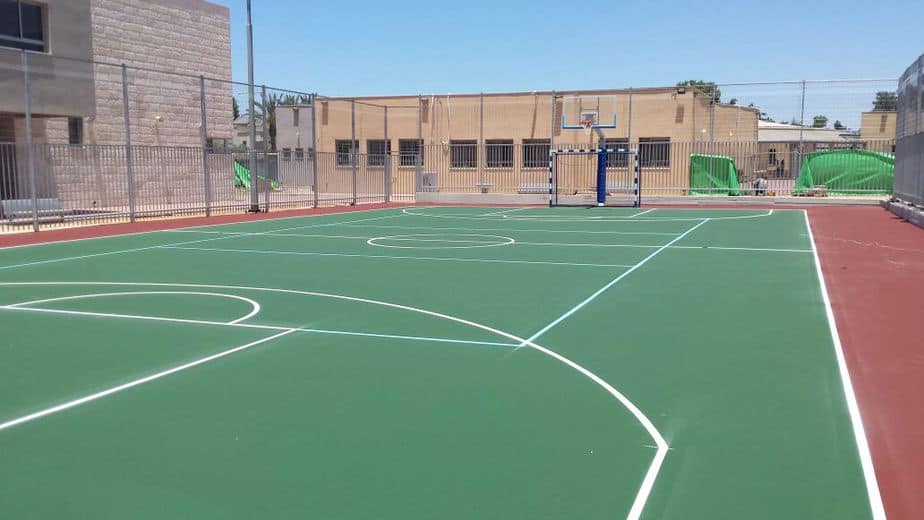 עיריית אור יהודה הקימה במהלך השבועות האחרונים מגרש רב תכליתי בשטחו של בית ספר אהוד מנור בהשקעה של כ-400 אלף שקל. המגרש, שבו ניתן לשחק כדורסל, קט-רגל וכדורעף, יוקצה עבור פעילות בית הספר בשעות היום ולפעילות קהילתית עבור תושבי שכונת נווה רבין אחר הצהריים.