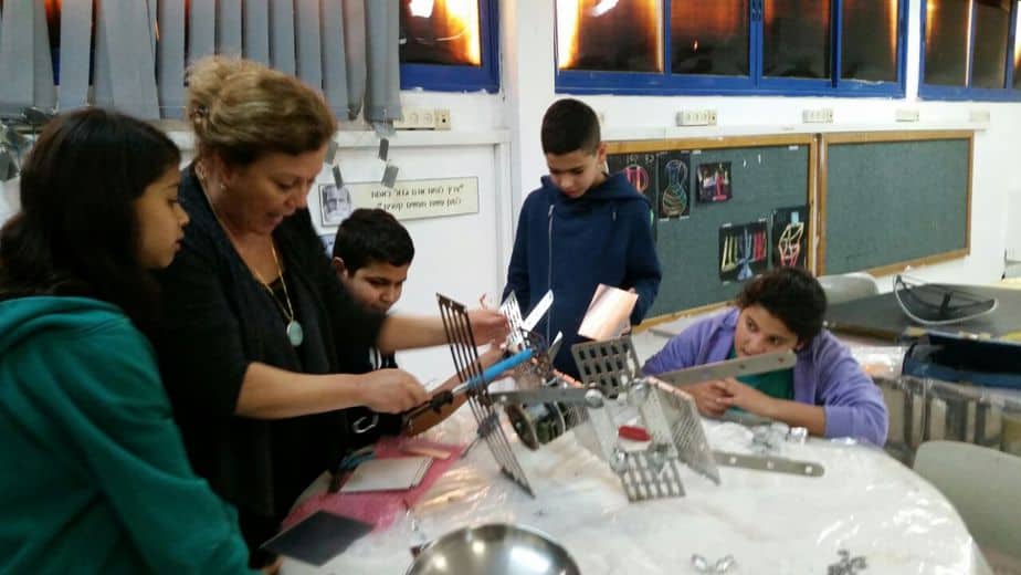 בי"ס אלונים העפיל לשלב השלישי בתחרות חידון חקר החלל