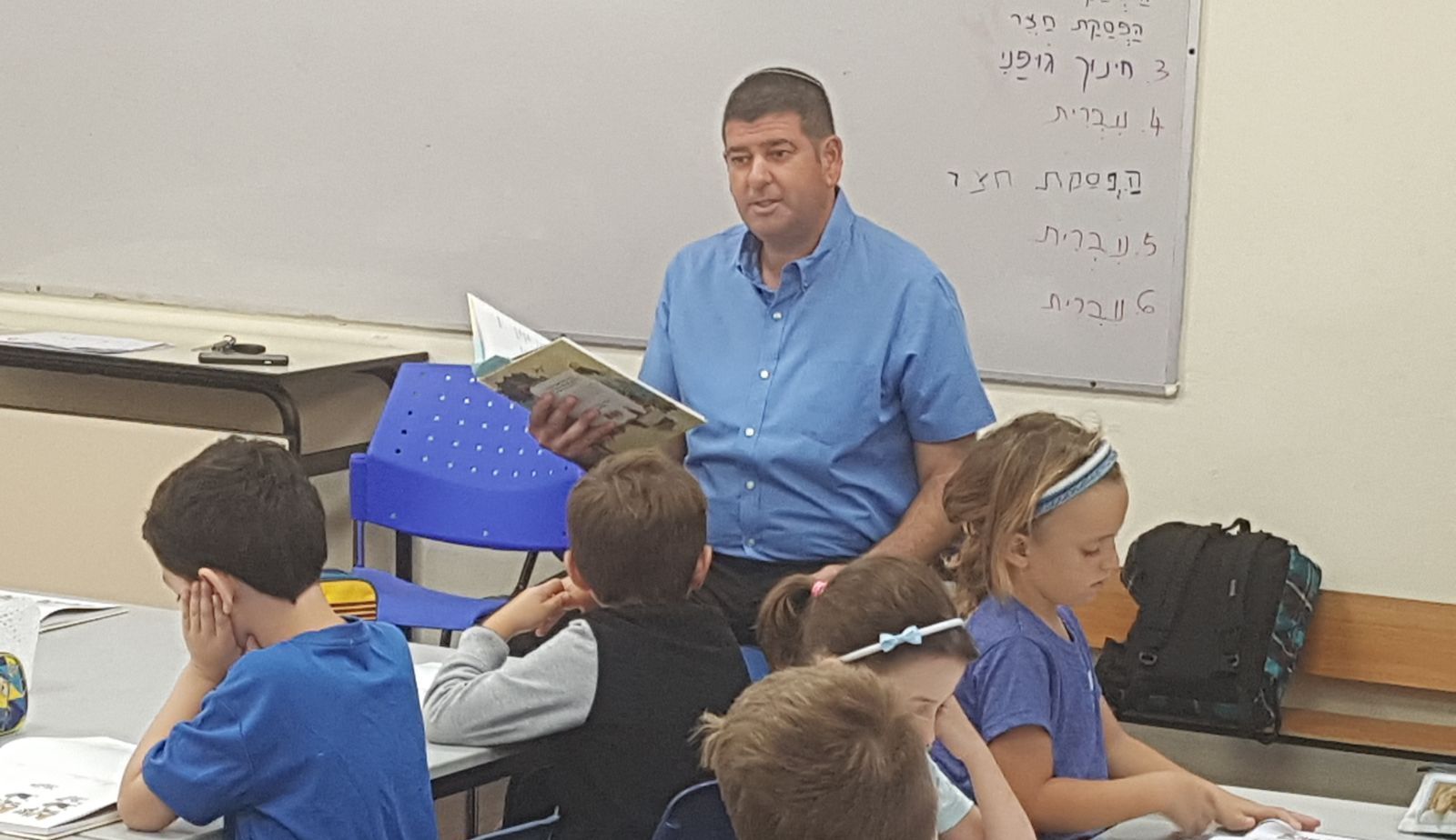 שער סיפור עם יוסי ברודני