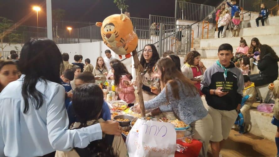 צופי קרית אונו תורמים לקהילה
