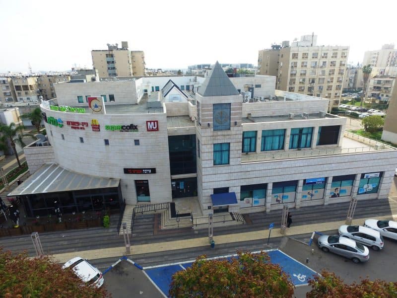 קניון אאוטלט עזריאלי