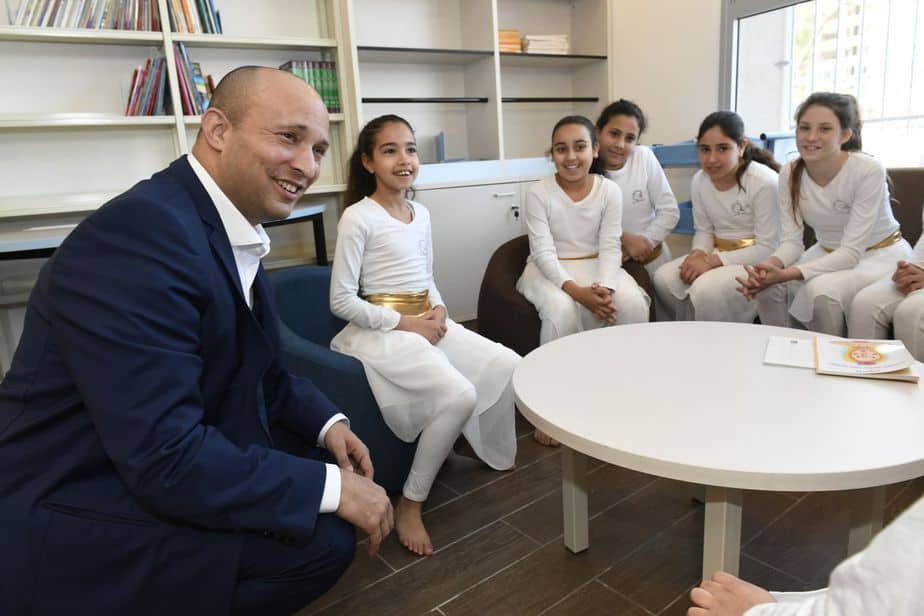 שר החינוך נפתלי בנט בתרגיל חירום באור יהודה