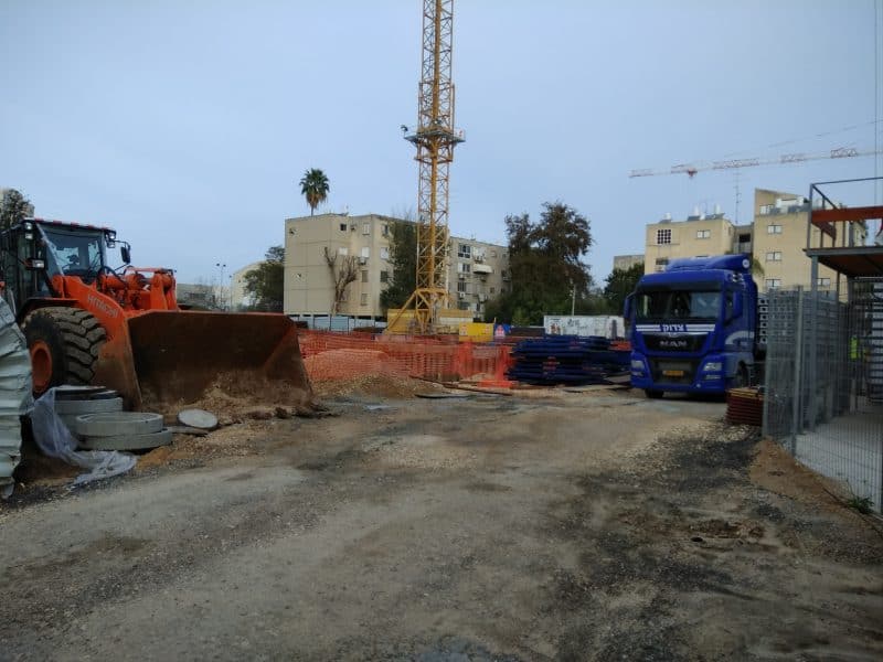 ציוד הנדסי של חברת אגדים במתחם תמר מונוסון