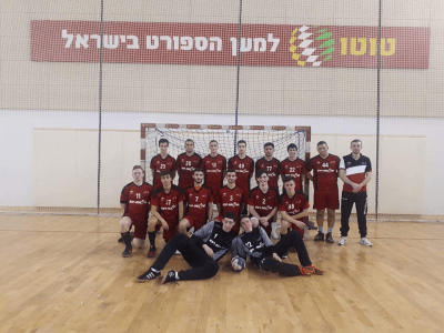 בתמונות: קבוצות הבוגרים והנוער של הפועל קריית אונו