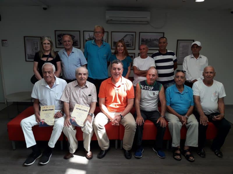 מסייעים במעברי חצייה