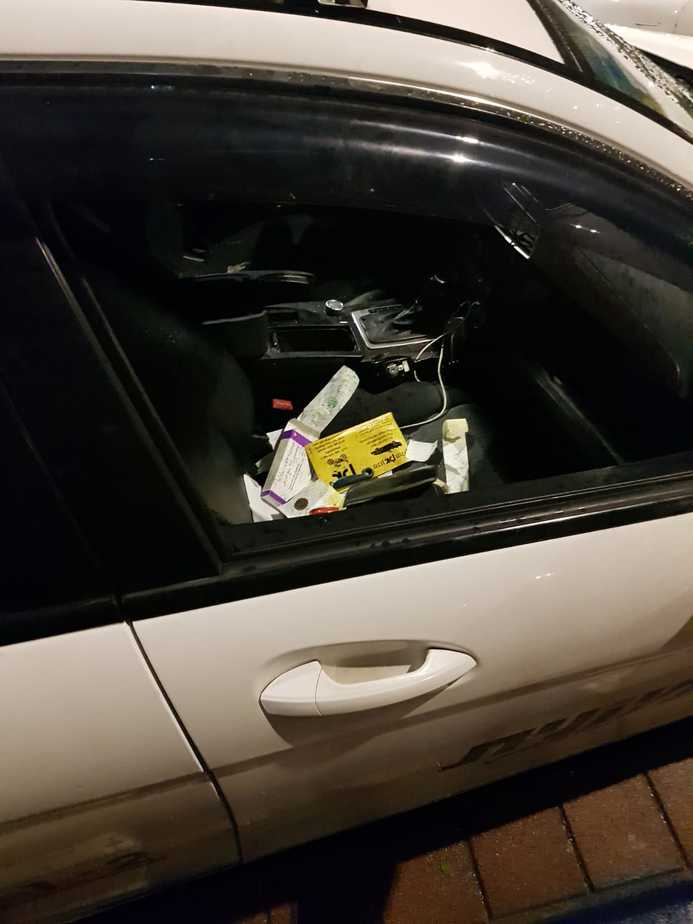 המונית שנפרצה. צילום: דוברות המשטרה