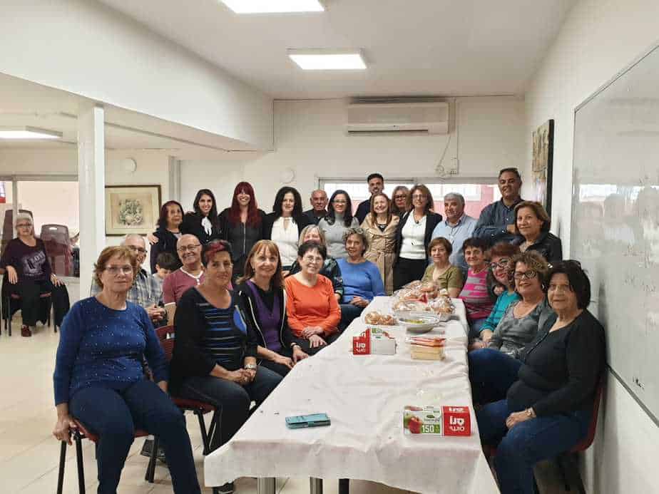 כריך 10 עם ראש העיר ליאת שוחט, נציגי ארגון נותנים באהבה, סגני ראש העיר, הרכזים והמתנדבים