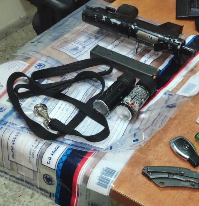 החשוד , תושב אור יהודה בן 27 הובא לחקירה בתחנת המשטרה ובסיומה נכלא. לבקשת המשטרה, הוארך מעצרו של החשוד על ידי בית משפט השלום בתל אביב עד יום א' ( 22.9)