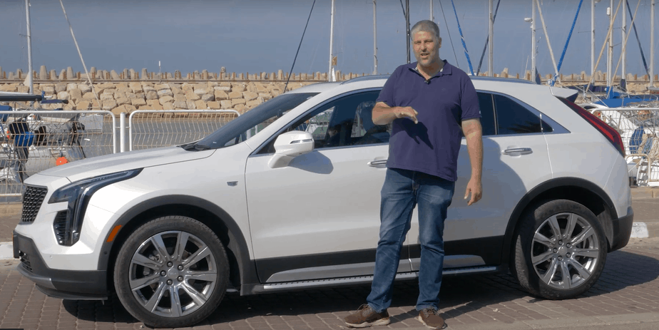 יובל פיס עם הקדילק. צילום: דניס צייטלין
