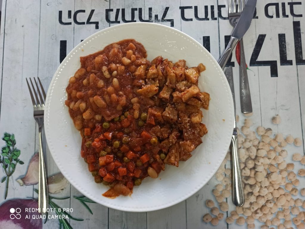 ארוחת צהריים בחומוס חולון