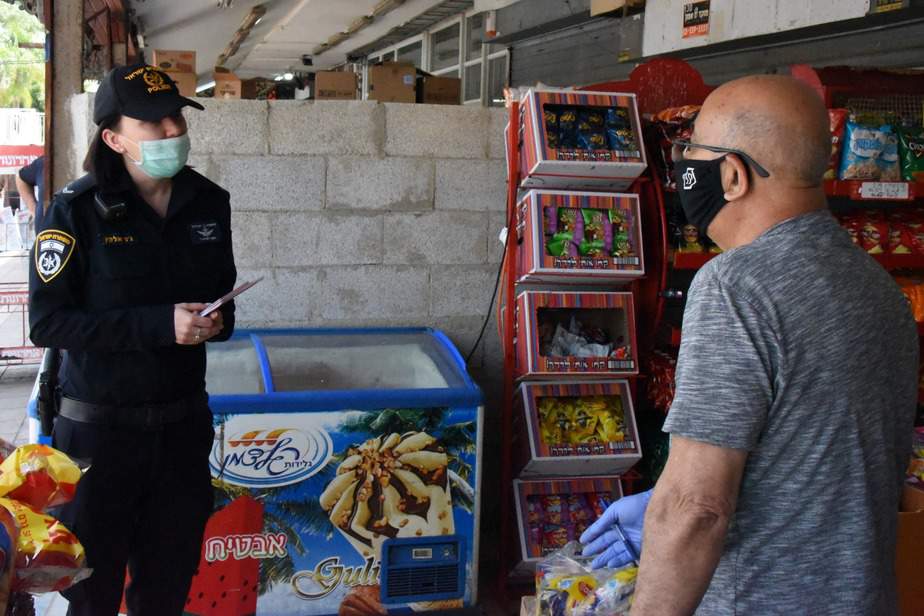 משטרת ישראל בקמפיין הסברה לתושבי בקעת אונו. צילום: דוברות המשטרה