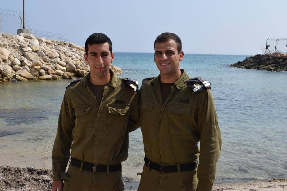 עידו בלאס ואיתמר דן. קרית אונו. צילום: דובר צה''ל