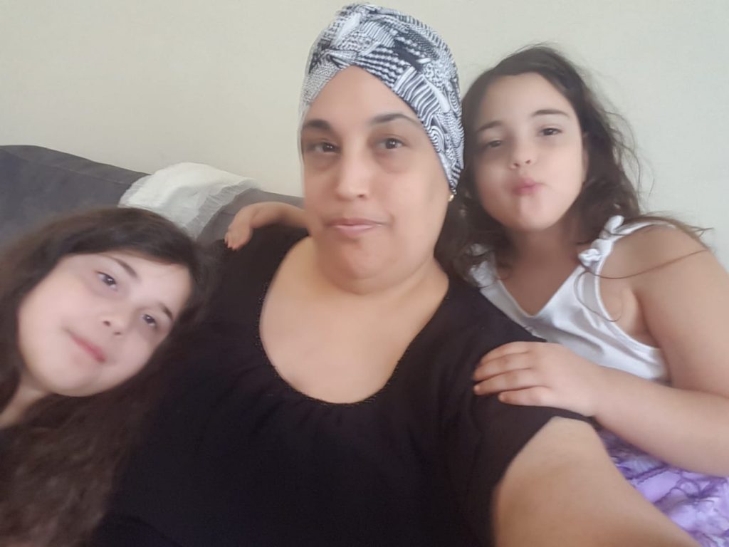  קארין והבנות (צילום: קארין לופו)