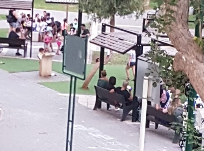 התקהלות בגינת המצפה (צילום פרטי)
