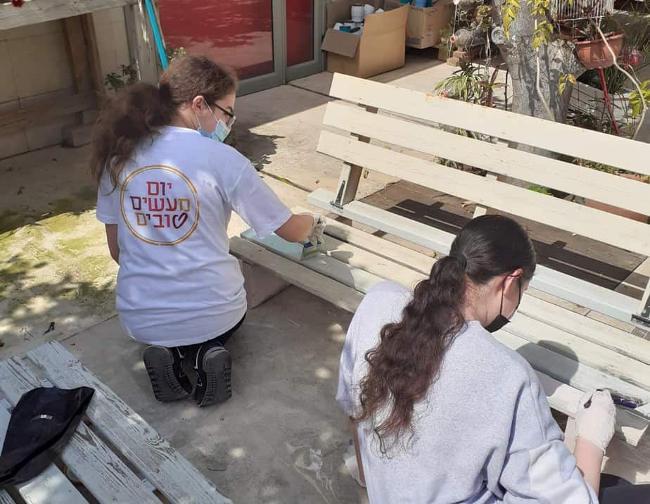 חניכי תנועת שחקים בבית נועם בקריית אונו (צילום דוברות המשטרה)