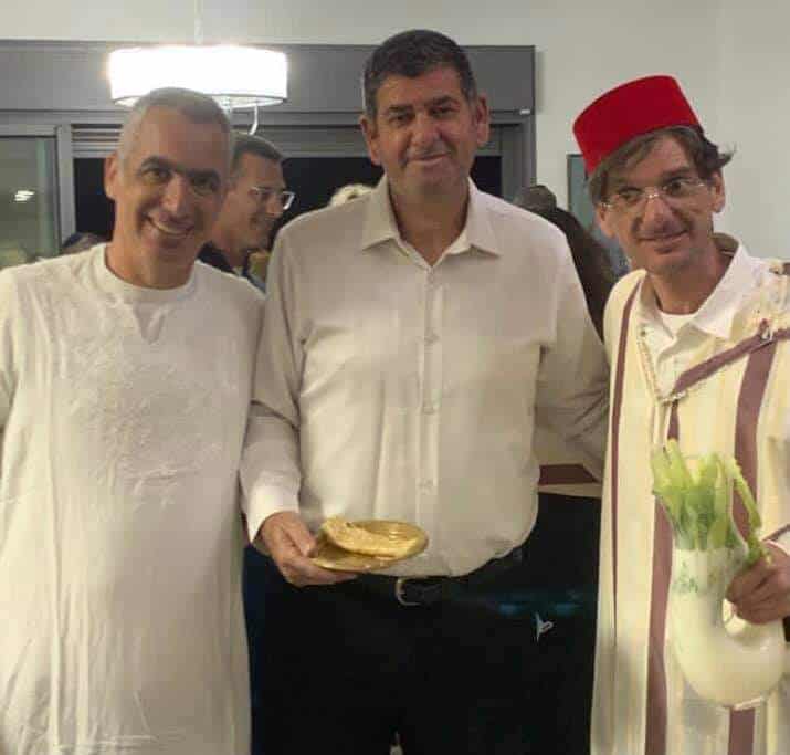 ראש עיריית גבעת גבעת שמואל יוסי ברודני חוגג מימונה בבית משפחת משעל (צילום פרטי)