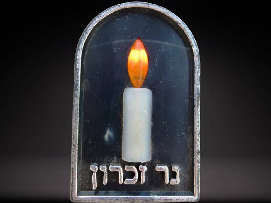 פרסום מודעת אבל. אילוסטרציה canva