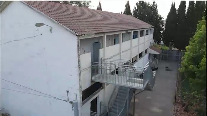 האגף הישן בבית הספר רמז ביהוד. צילום: ציון בלחסן