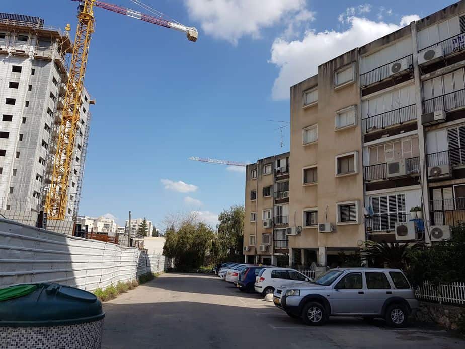 בניינים ישנים ברחוב הרצל ביהוד. צילום: דוברות עיריית יהוד-מונוסון