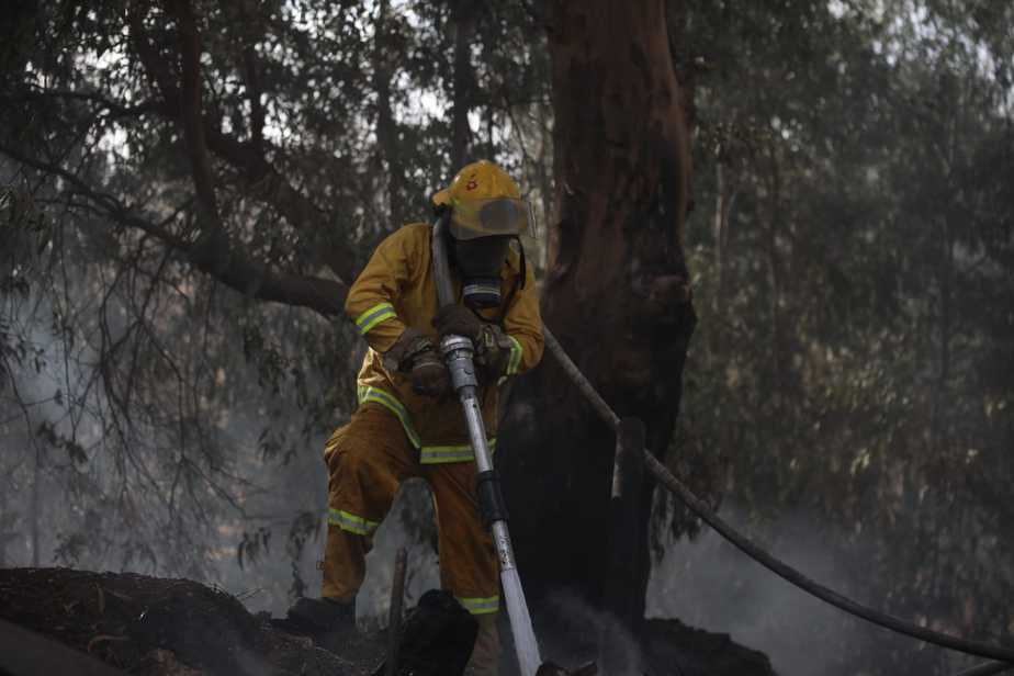 שריפה ברחוב הרב עובדיה יוסף באור יהודה. צילום: תיעוד מבצעי כבאות והצלה מחוז דן