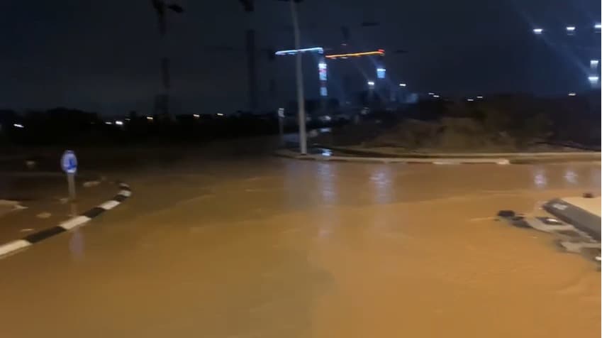 הצפה בשכונת בית בפארק באור יהודה. צילום: באדיבות התושבים