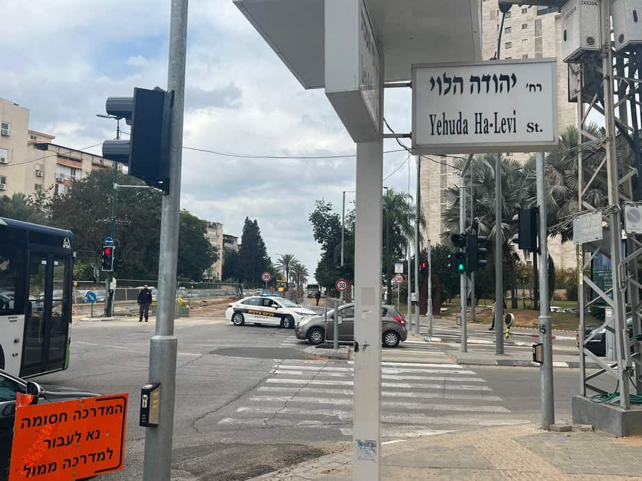 פקקי ענק בלוי אשכול בגלל אוטובוס תקוע. צילום: אונו ניוז
