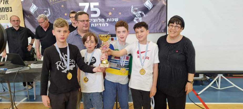 נבחרת מתנ"ס קריית אונו אלופת הארץ בשחמט. צילום: פרטי