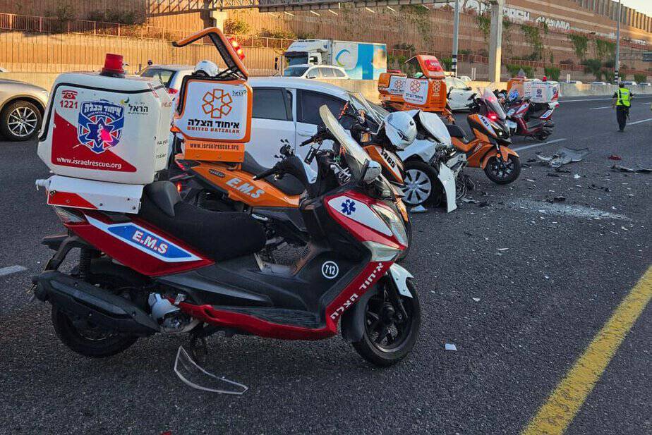 תאונת שרשרת בכביש 471. צילום: איחוד הצלה