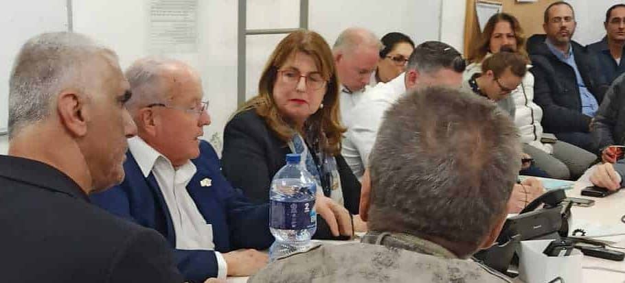 ראש העיר יעלה מקליס בישיבת מועצה ביהוד מונוסון. צילום ארכיון : אונו ניוז