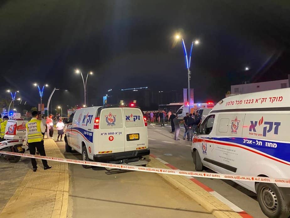 זירת הארוע אמש בבית בפארק אור יהודה. צילום: דוברות זק”א מחוז ת”א