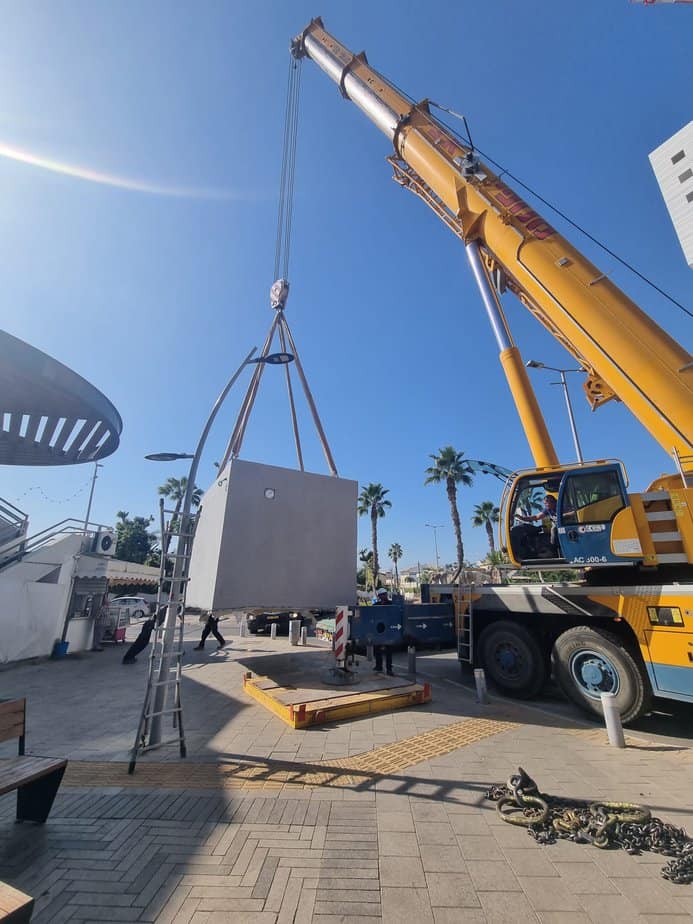 הצבת מרחב ברחוב הראשונים אור יהודה. צילום: דוברות עיריית אור יהודה