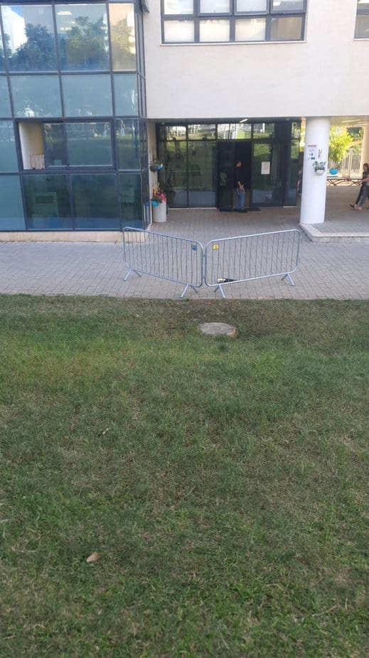 הרסיס שנפל בחטיבת הראשונים גני תקווה. צילום: דוברות עיריית גני תקווה
