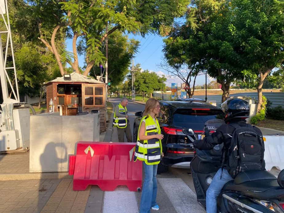 בידוק בכניסה לסביון. צילום: דוברות מ.מ סביון