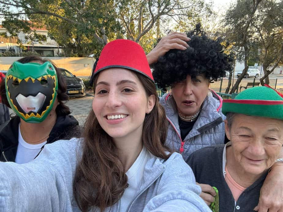 יריד תחפושות במחירים סמליים בגני תקווה. צילום: דוברות עיריית גני תקווה