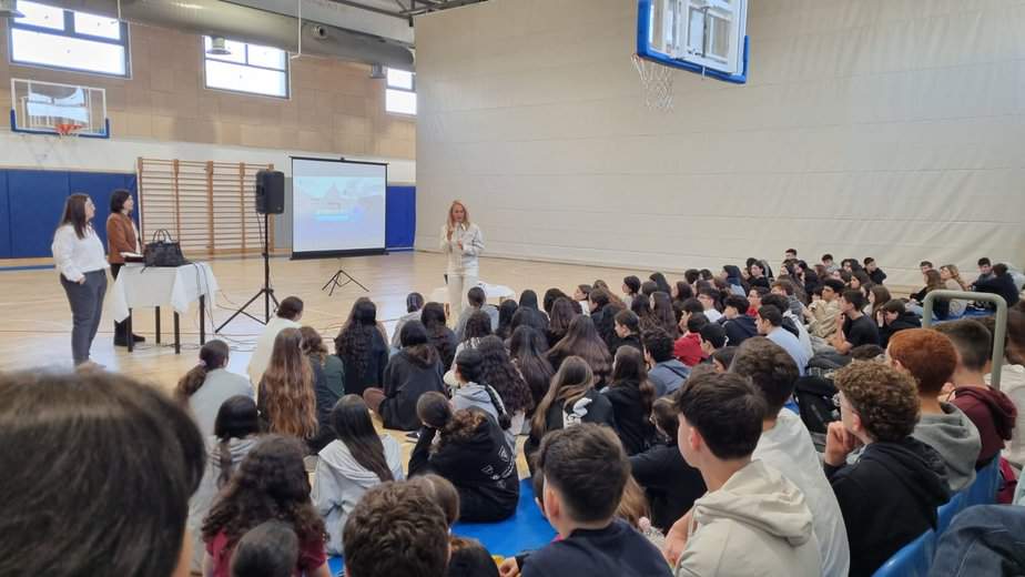 מפגש בנושא תיכון האקדמיה קריית אונו. צילום: דוברות עיריית קריית אונו