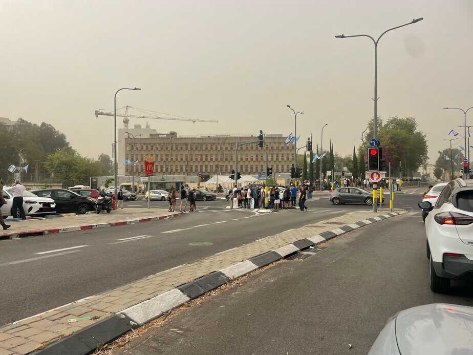 משפחות מתגייסים שהגיעו לבקו”מ קיבלו דו”חות חנייה בקריית אונו. צילום: אונו ניוז