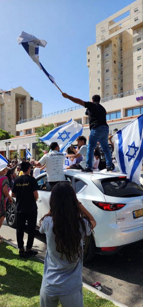 חגיגות באור יהודה לרגל חילוצו מהשבי של אלמוג מאיר.צילום: רמי פיצחדזה