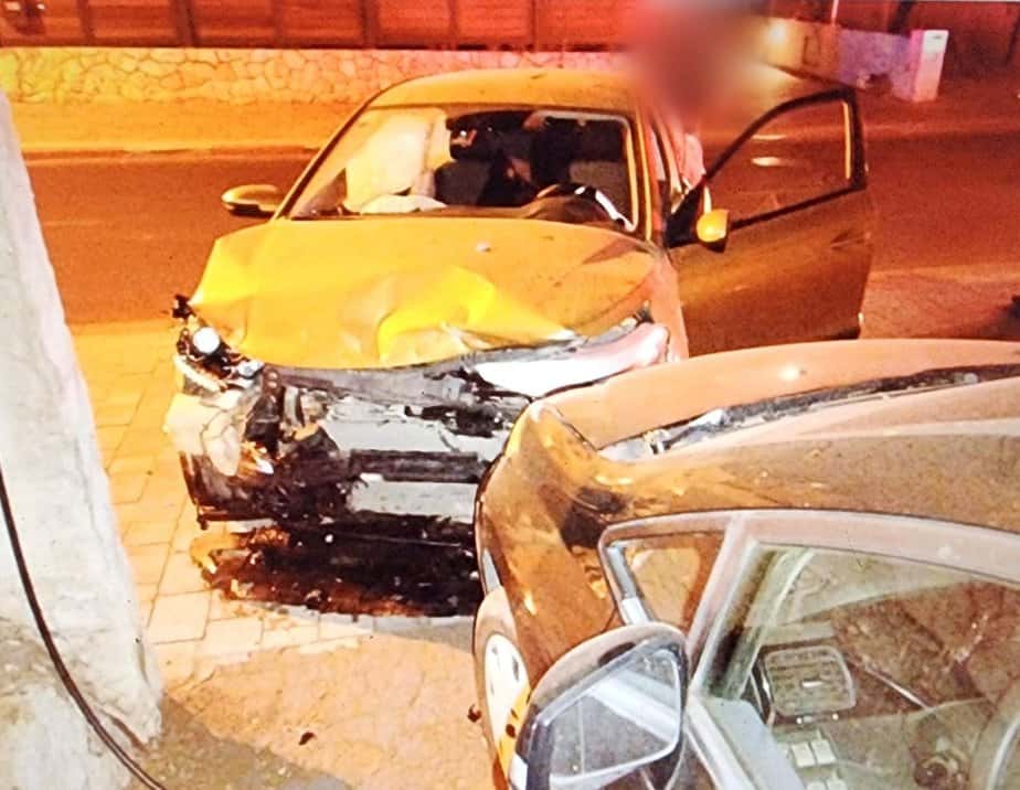 הרכב לאחר תאונה ואיבוד השליטה. צילום: דוברות המשטרה