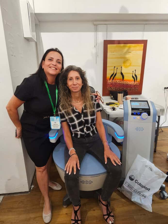 ליאת גרוסמן תמיר חברת מועצת העיר קרית אונו בצילום משותף עם יפית שובל מייסדת העמותה צילום שרון בכר יחסי ציבור ותקשורת