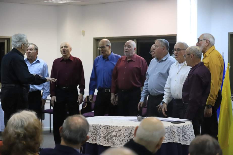 מקהלת שנים עשר הטונים. צילום: איתן אלחדז ברק