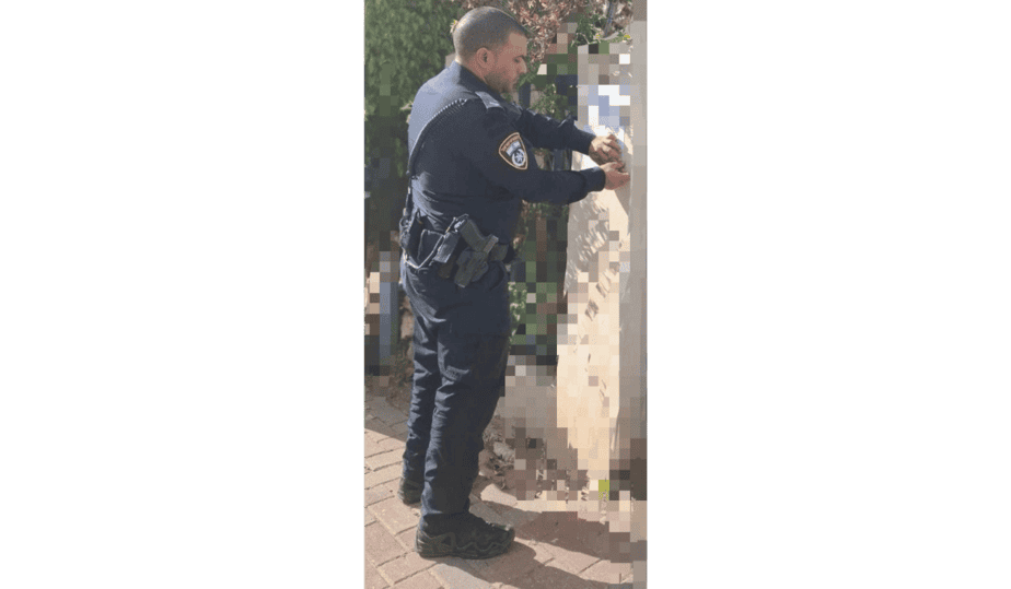 צו סגירה מנהלי לבית פרטי ביהוד. צילום: דוברות המשטרה