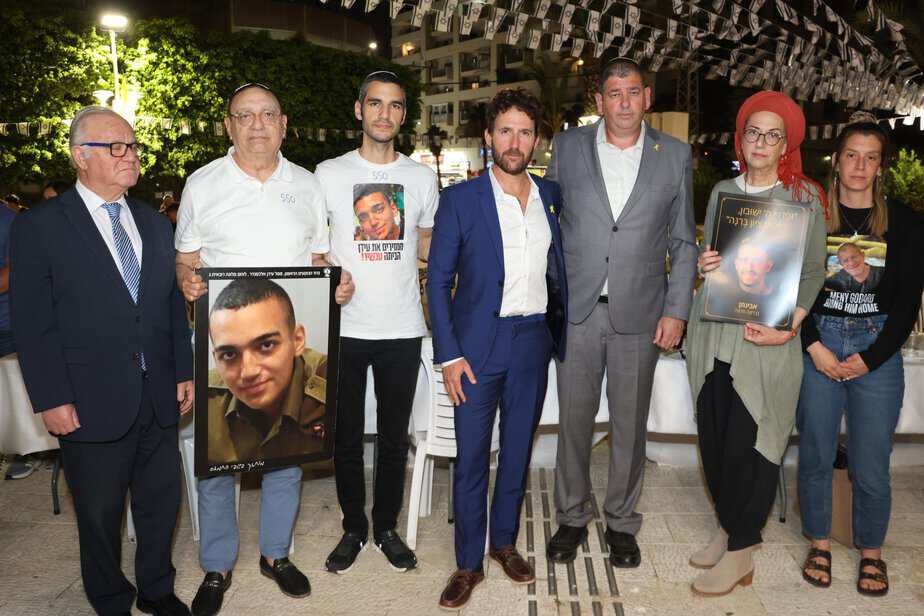 ערב שירה ותפילה בגבעת שמואל לשובם של החטופים. צילום: ליאור בר סימן טוב