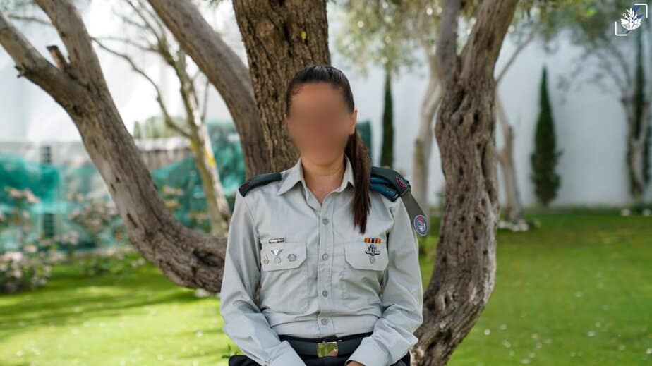 רס"ן י' מיהוד-מונסון מצטיינת מצטיינת ראש אגף התקשוב וההגנה בסייבר לשנת תשפ"ה. צילום: דובר צה"ל